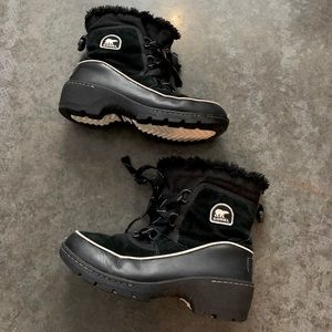 Sorel Tivoli Lii black boots size 4